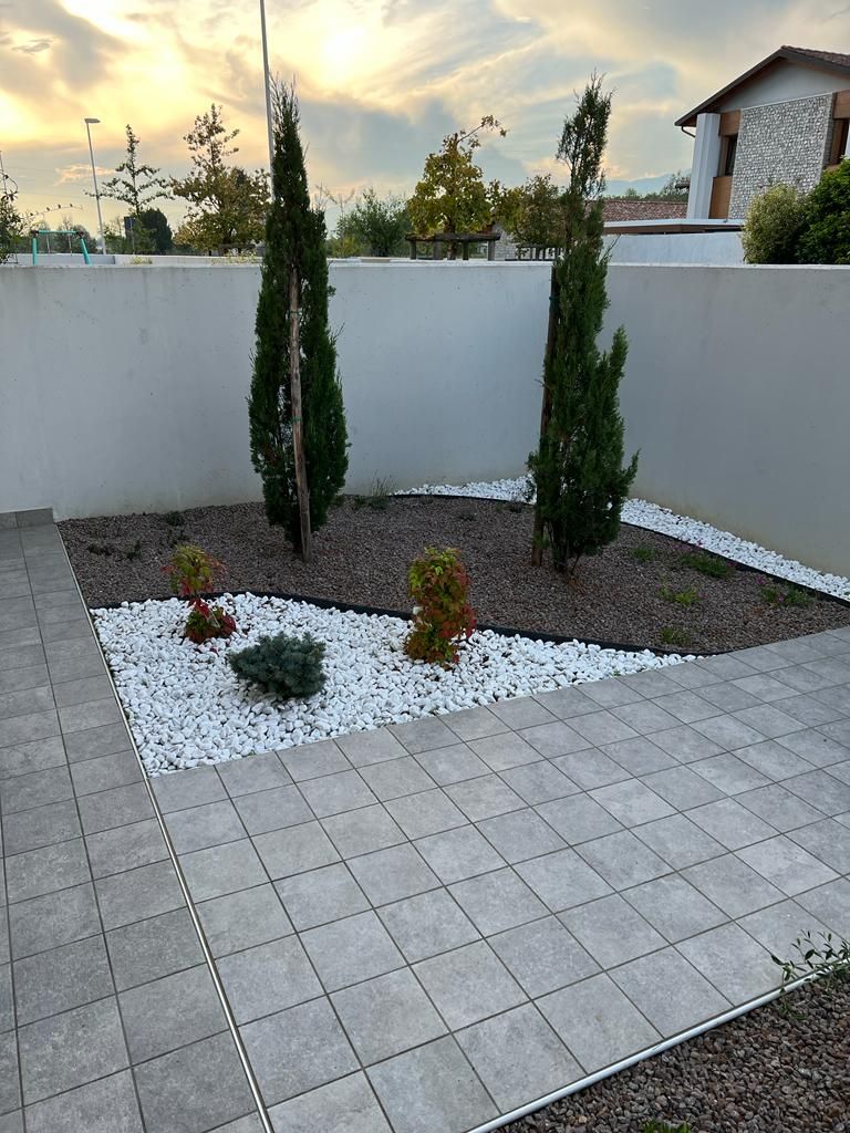 Foto realizzazione giardino privato a Sacile