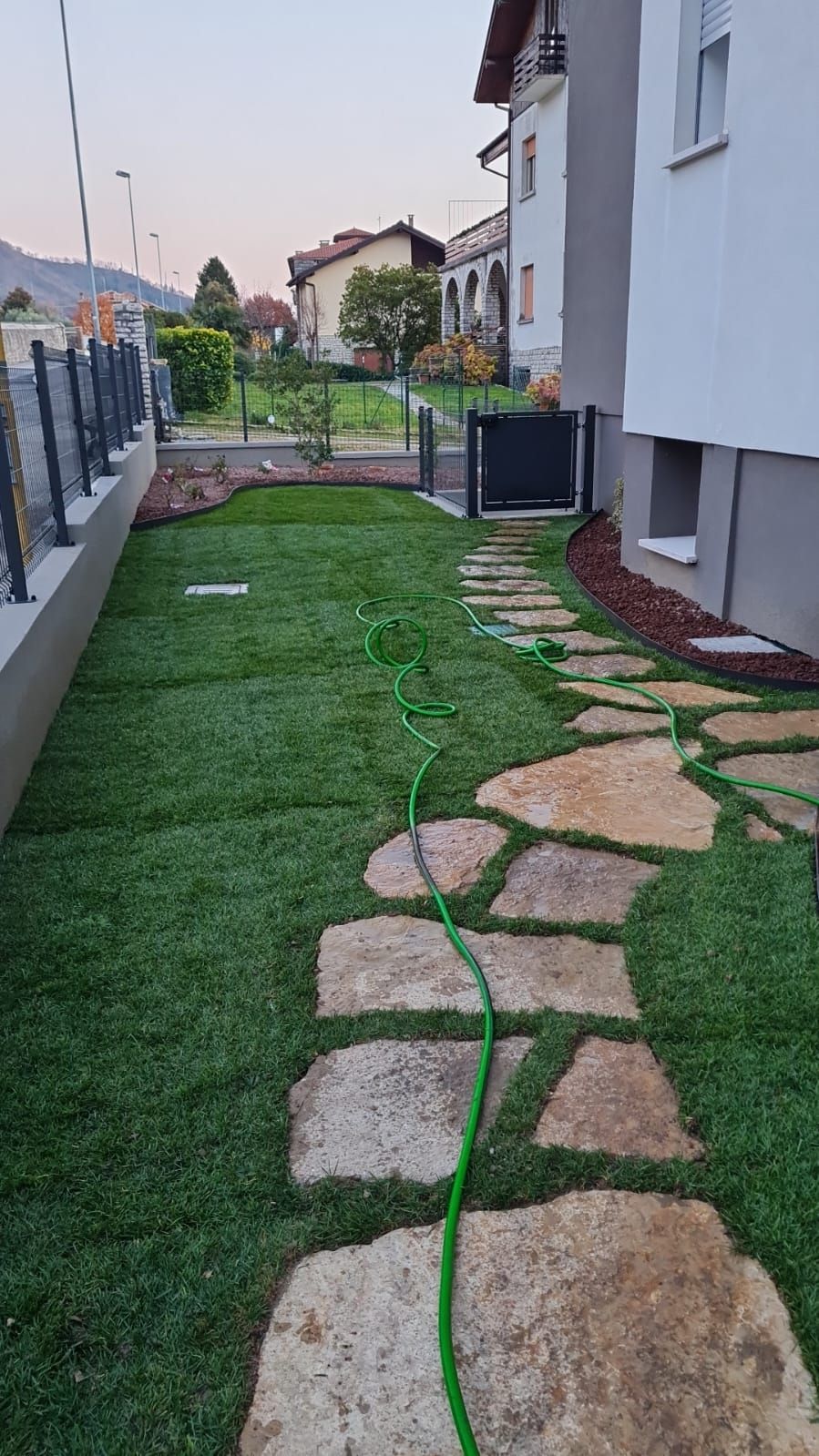 Foto realizzazione giardino privato a Vittorio Veneto