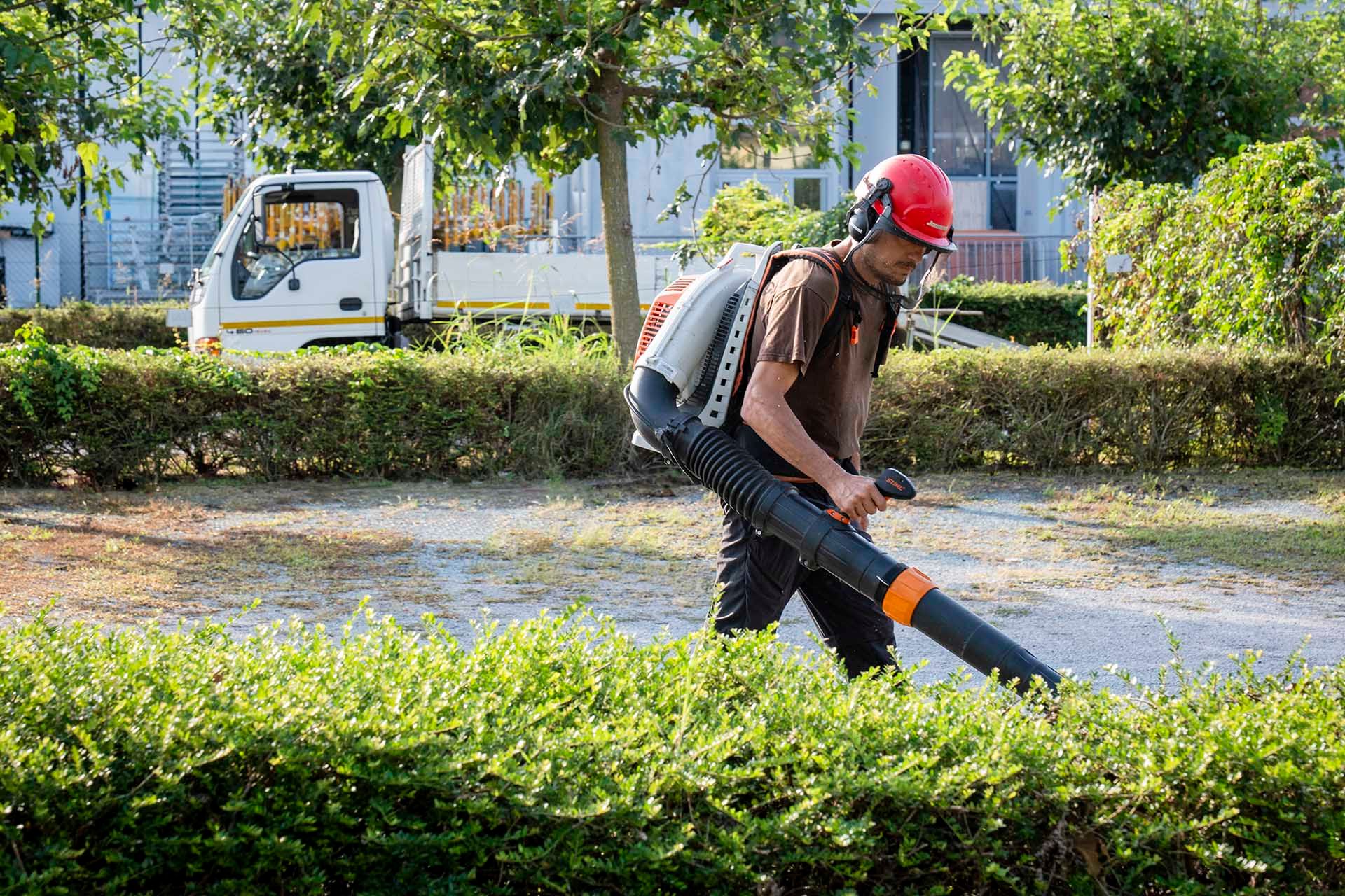 Foto manutenzione parcheggio per committente Permasteelisa